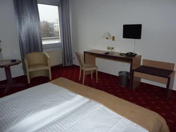 Hotel Novostar Гёттинген Экстерьер фото