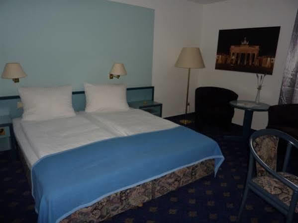 Hotel Novostar Гёттинген Экстерьер фото