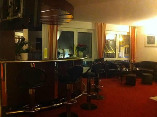 Hotel Novostar Гёттинген Экстерьер фото