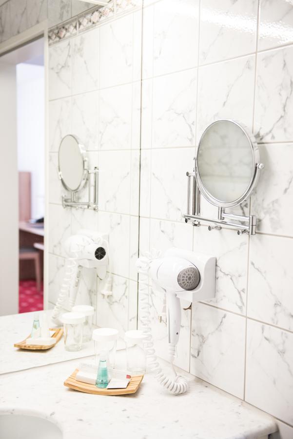 Hotel Novostar Гёттинген Экстерьер фото